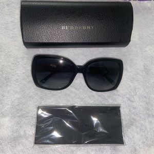 Burberry black/beige polarized sunglasses